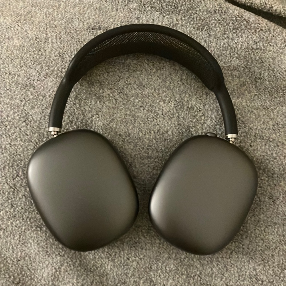 Apple Airpods Max Headphones